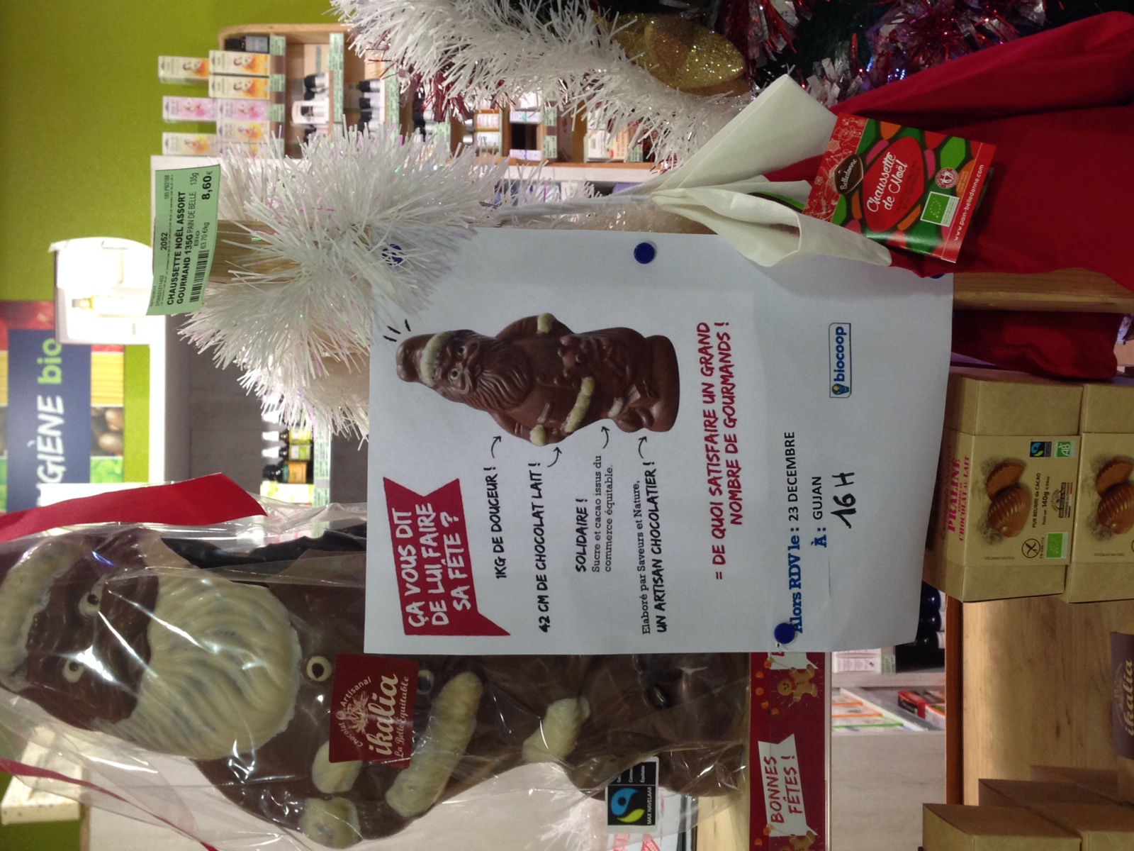 Ce samedi 23 décembre, venez déguster un Père Noël en chocolat au magasin !